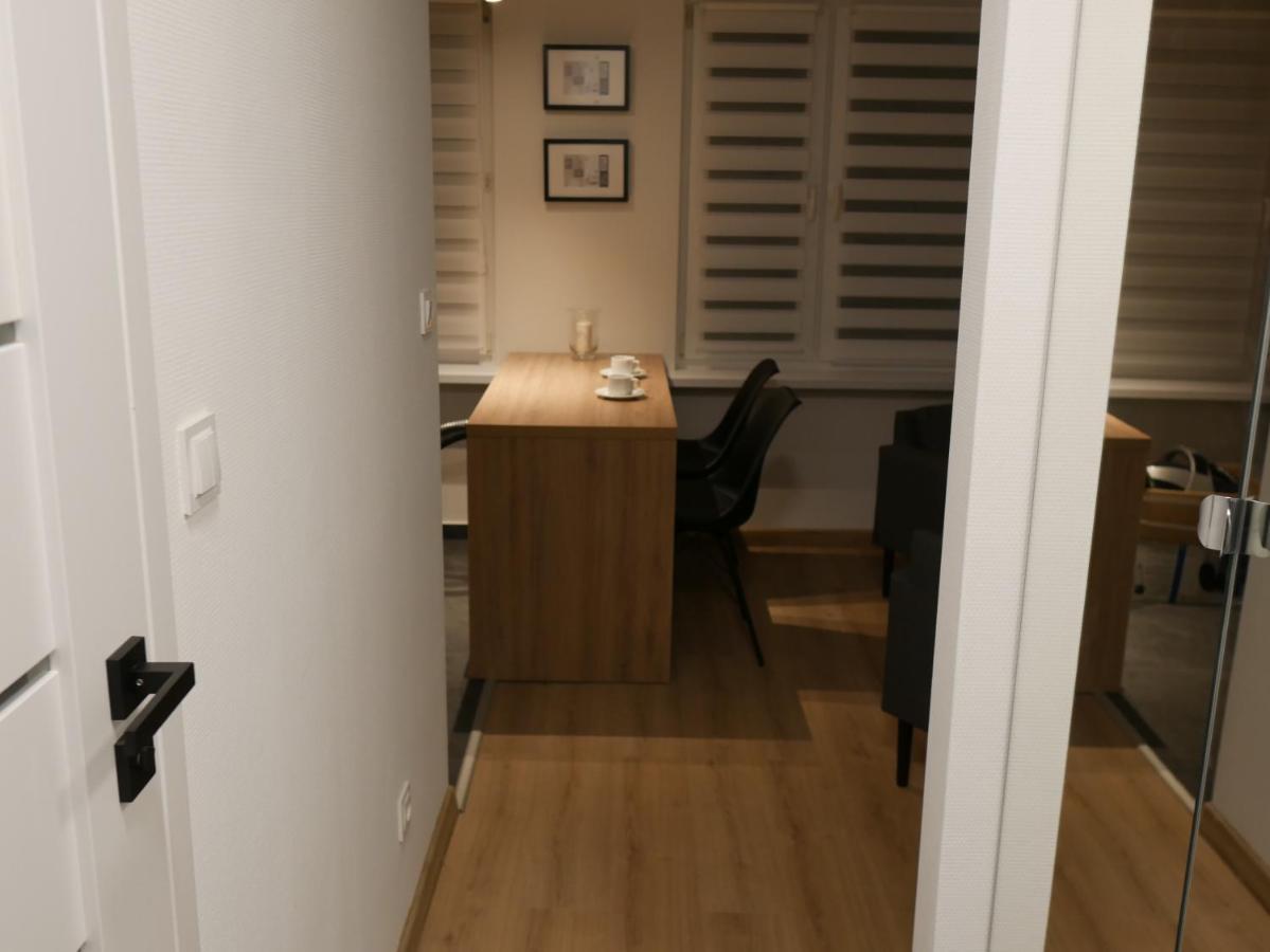 Appartamento Auschwitz New Flat For Rent Air Conditioning In The Apartament Oswiecim Nowe Mieszkanie - Centrum Klimatyzacja W Mieszkaniu Esterno foto